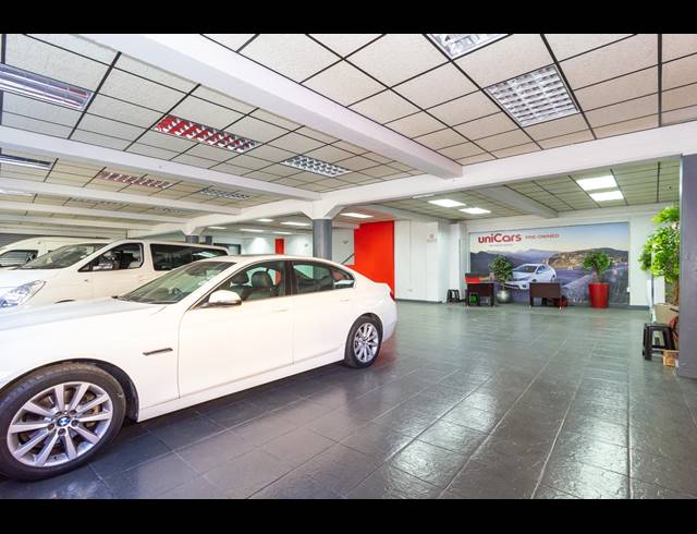 275M² BUILDING TO LET IN WOODSTOCK